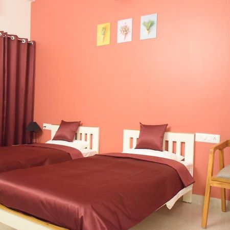 Bed and breakfast The Autumn Leaves Bhopal Extérieur photo